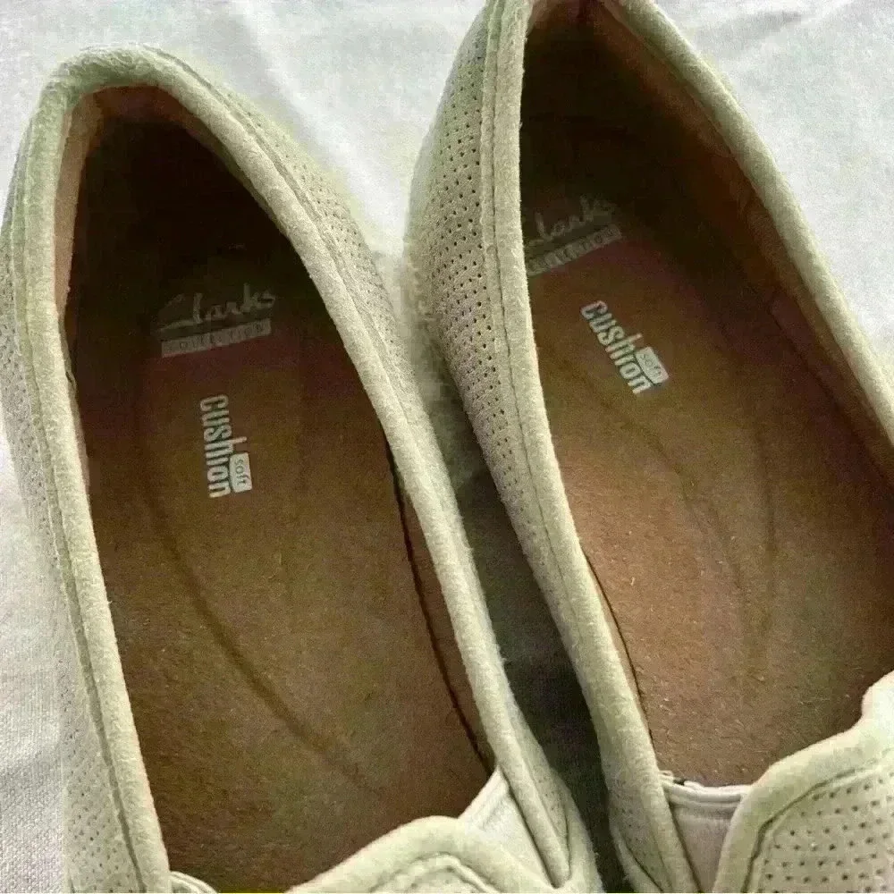Clark’s collection soft Danelly cushion tan suede  espadrilles.